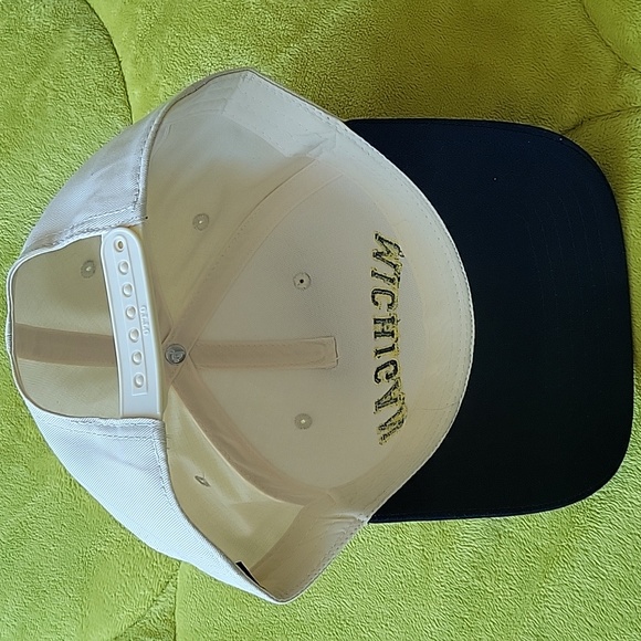 Michigan University wolverines snapback hat - Picture 3 of 4